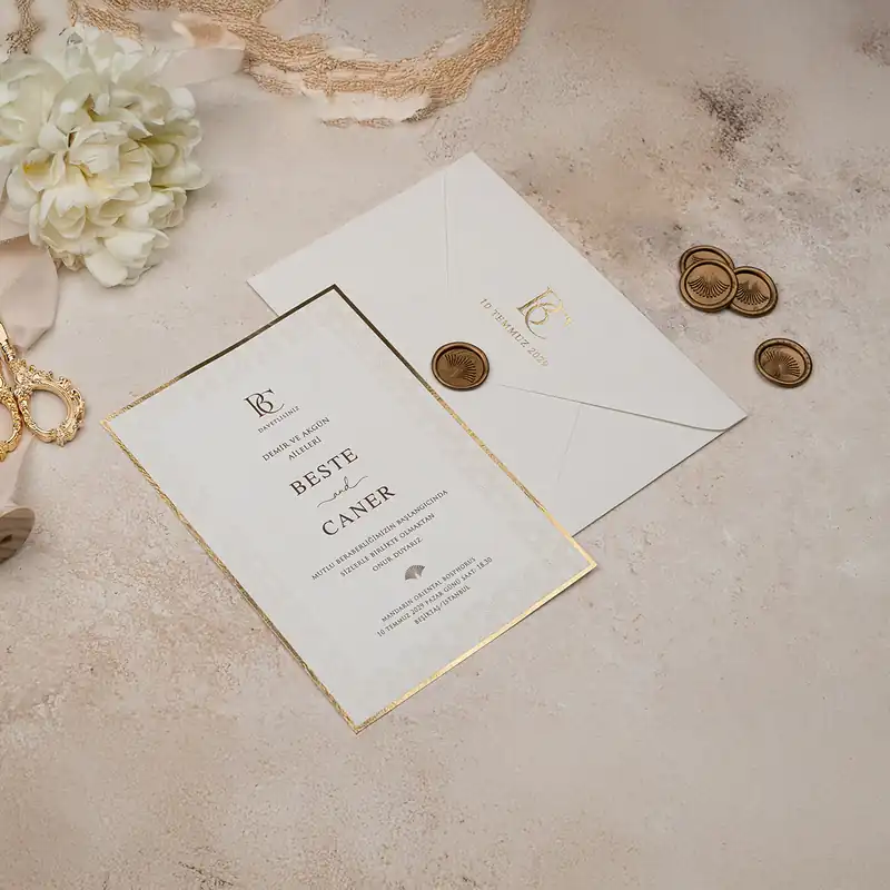 Luxury 5118 davetiye, krem zarflı, altın kenarlı dikey kartlı, mühür mumlu davetiye