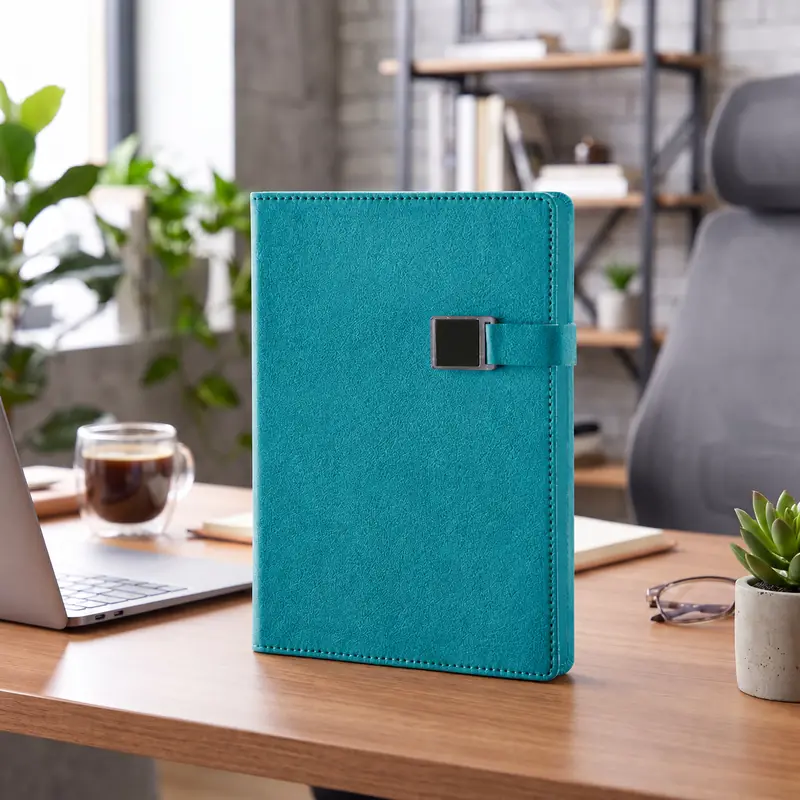 Defter DE2521 turkuaz renkli, metal tokalı termo deri defter