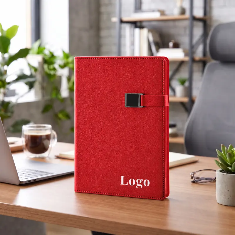 Defter DE2571 kırmızı renkli, metal tokalı termo deri defter