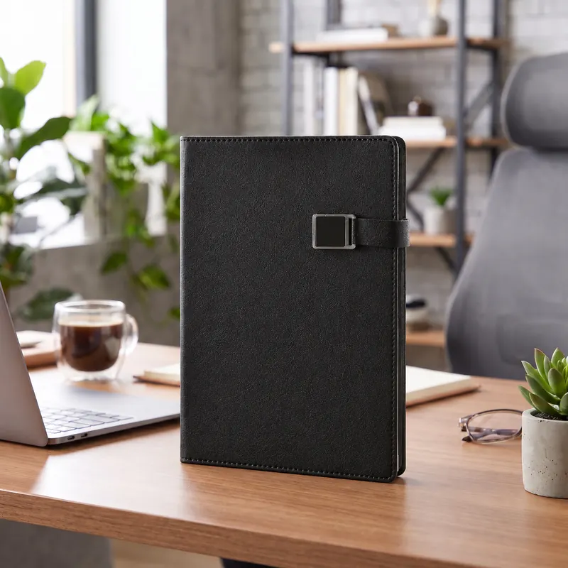 Defter DE2581 siyah renkli, metal tokalı termo deri defter