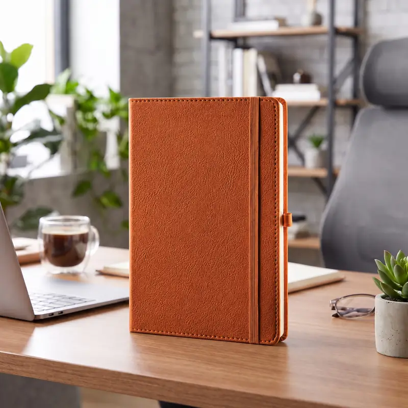 Defter DE6130 bakır (kiremit) renkli, lastik bantlı termo deri defter