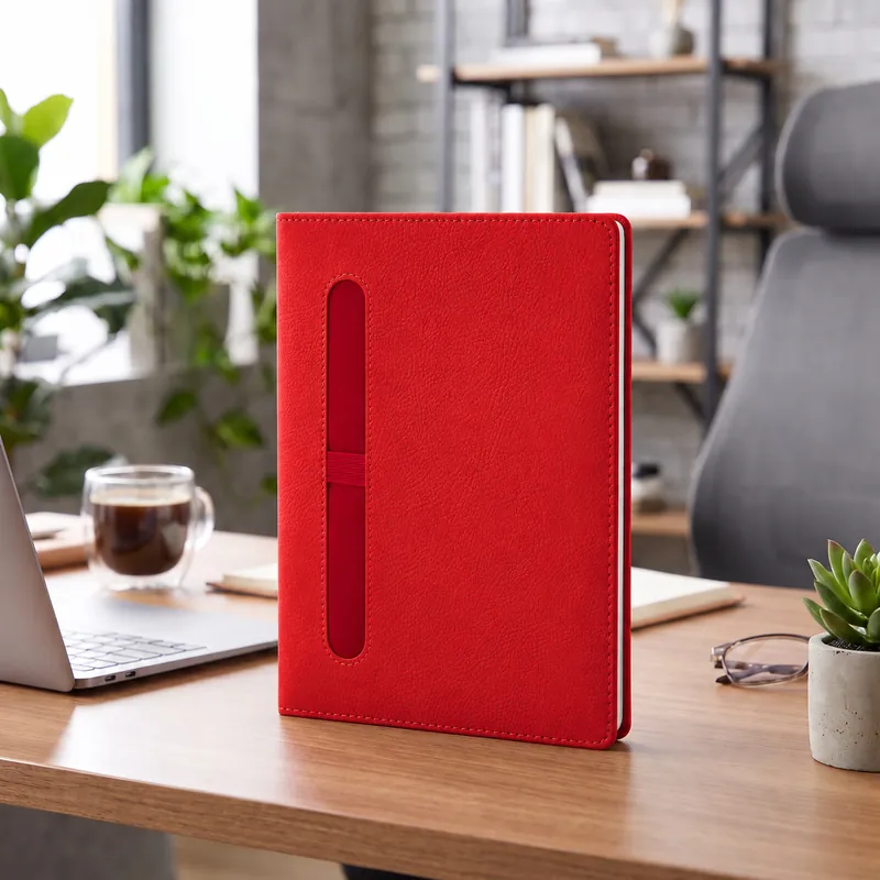 Defter DE62370 kırmızı renkli, dikey kalem oyuklu termo deri defter