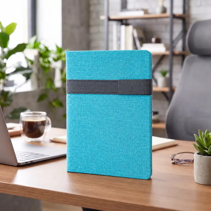 Defter DE8110 turkuaz renkli, kumaş dokulu, geniş bantlı termo deri defter
