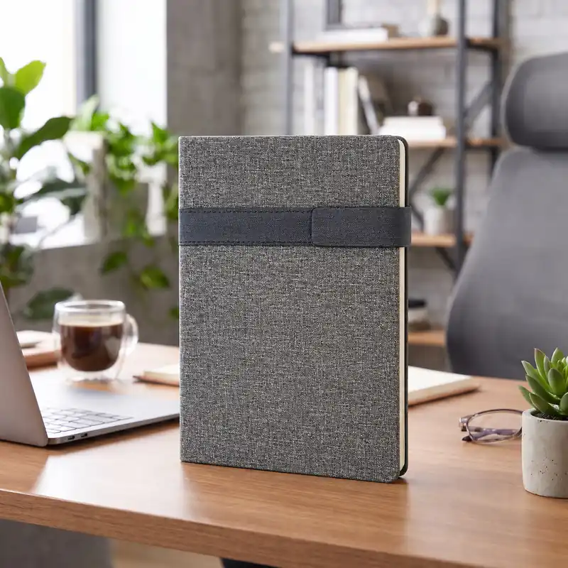 Defter DE8180 antrasit renkli, kumaş dokulu, geniş bantlı termo deri defter