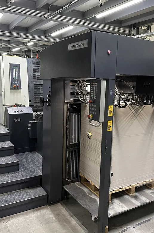 Manroland ofset baskı makinesinin besleme ünitesi ve kâğıt paleti